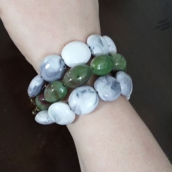 Women's Blue and Green Beaded Three Strand Bracelet with Toggle Clasp - Picture 5 of 6